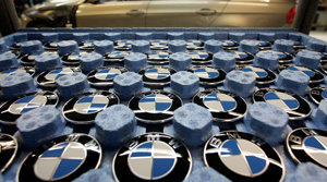 Illustration for article titled Will Power snags $30,000 fine, GM's CEO grinds gears, and Bentley wants BMW SUV sales